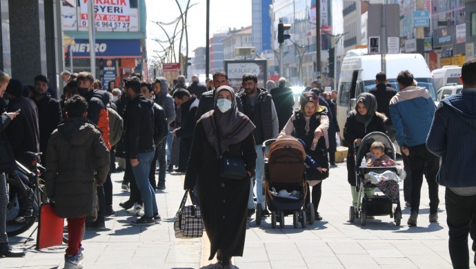 Vanlılar: Krizin sorumlusu AKP’yi seçimde göndereceğiz