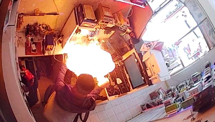 Cep telefonu bataryasının patlama anları kameraya yansıdı