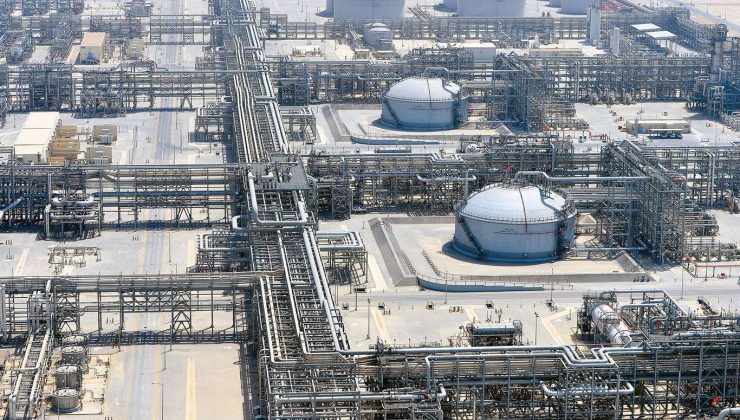 Suudi’nin petrol tesisleri füzelerle hedef alındı
