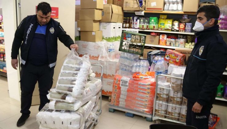 Zincir markete ait raflarda olması gereken şeker depolarda ele geçirildi