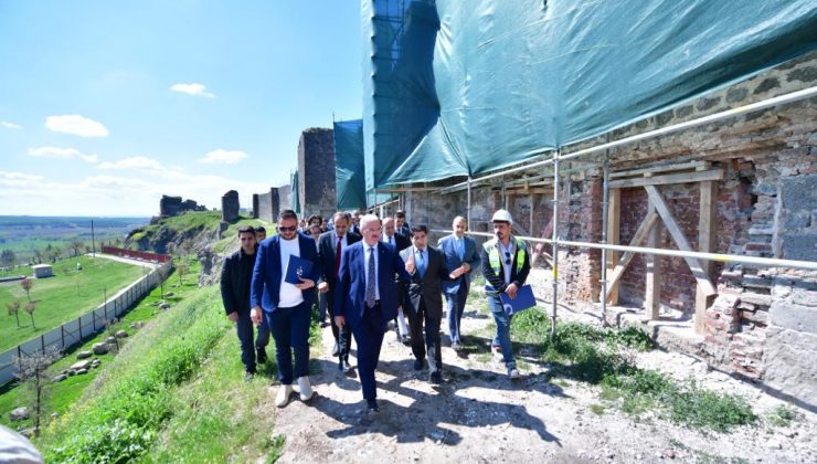 Karaloğlu, “Surlarda Diriliş”in 5’inci etap çalışmalarını inceledi