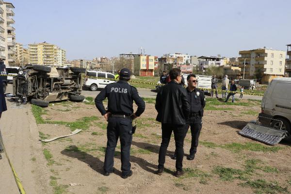 Diyarbakır’da polis aracı kaza yaptı: Biri polis 3 yaralı