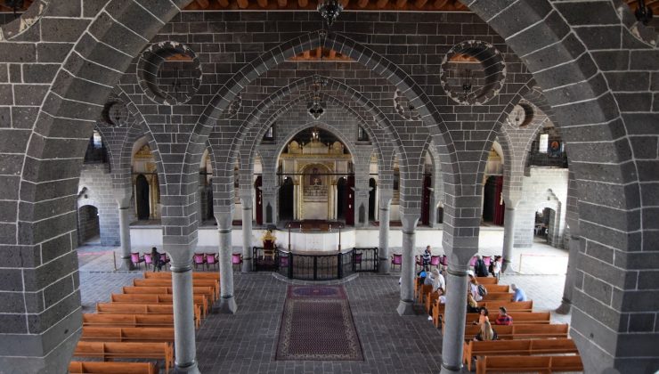 Surp Giragos Kilisesi’nde 7 yıl sonra ilk ayin
