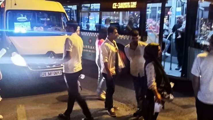 Belediye Otobüsü İle Şehir İçi Dolmuşu Çarpıştı