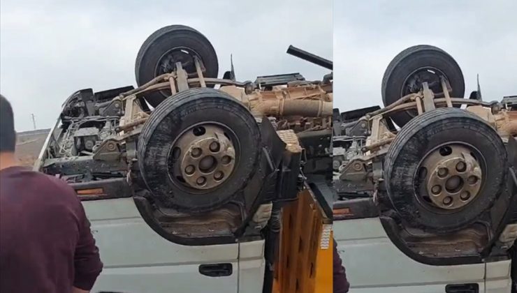 Diyarbakır’da kamyonet ile tır çarpıştı: 4 yaralı