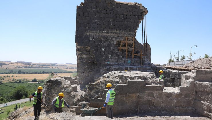 “Surlarda Diriliş” mottosuyla başlatılan restorasyon çalışmaları devam ediyor