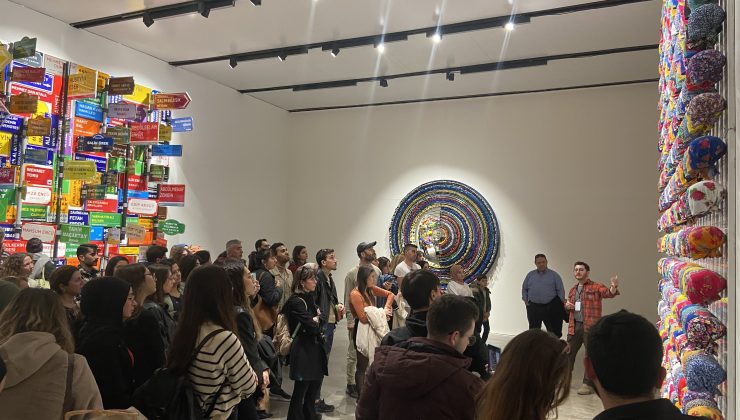 Ahmet Güneştekin’in “Gavur Mahallesi” sergisini, ilk ayında 300 binde fazla kişi gezdi.