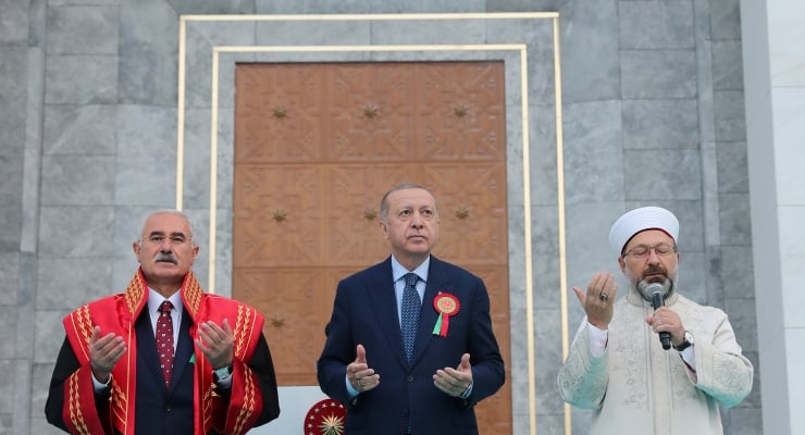 Yargıtay başkanı: ‘Sosyal medya mahkemeleri’ yargıya güveni azaltıyor