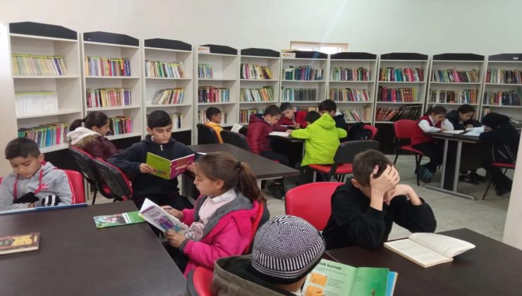 “Kütüphanesiz Okul Kalmayacak” projesi kapsamında Güçlükonak’ta okullar kütüphanelere kavuştu