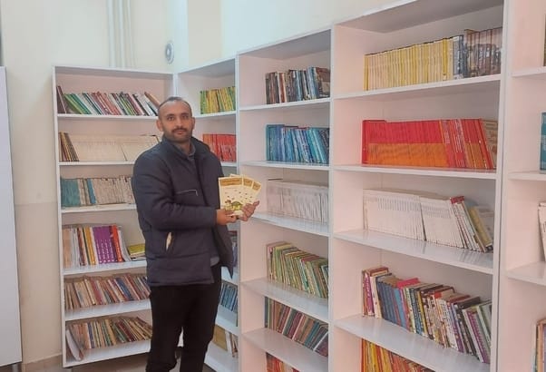 DİYARBAKIRLI YAZAR SİNANOĞLU TÜRKİYE’DE BİR İLKİ GERÇEKLEŞTİRDİ