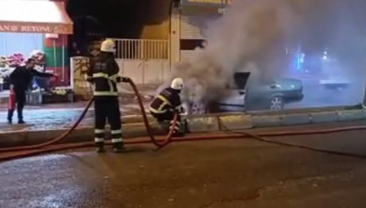 Diyarbakır’da Seyir halindeki araç alev aldı