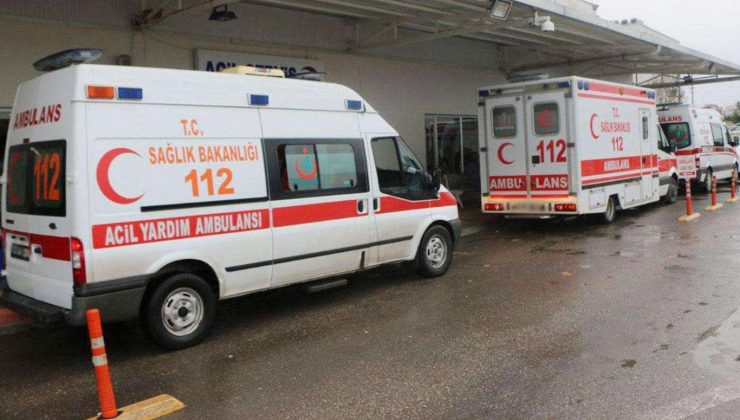 İşçi servisi ile otomobil çarpıştı: 9 yaralı