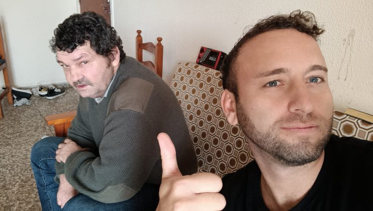 Şimdi Sokaklarda Kalıyor!