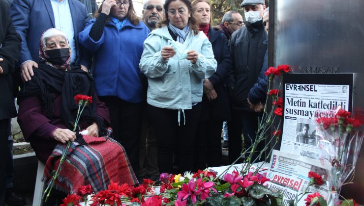 Gazeteci Metin Göktepe mezarı başında anıldı