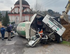 Beton Mikseri Devrildi: 1 Yaralı!