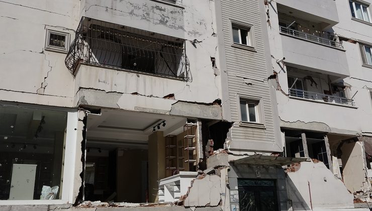 7,7’lik depremin ardından 10 bin 282 artçı sarsıntı meydana geldi