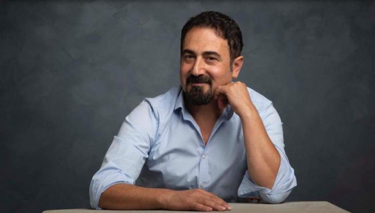 Mikail Aslan Depremzedeler İçin Sahnede