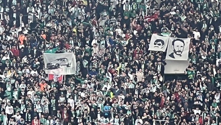 Bursaspor-Amedspor maçı olaylı başladı! Beyaz Toros, Yeşil ve Cem Ersever posterleri açıldı