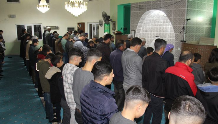 Diyarbakırlılar ilk teravih namazı için camilere akın etti