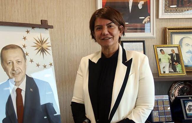 HANIMAĞA BAYRAM MESAJI PAYLAŞTI