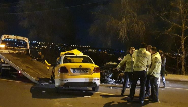 DÜ Kavşağında Kaza: 4 Yaralı