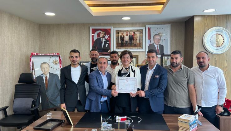 Milletvekili Mazbatasını Alan Hanımağa Kader Gayrete Aşıktır Dedi