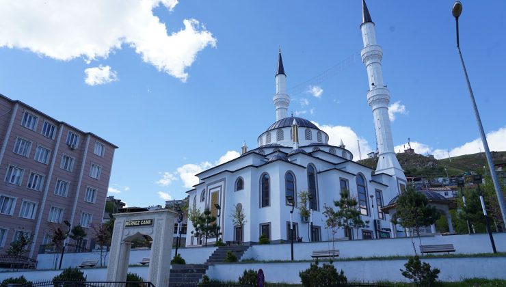 Kulp İlçe Merkezinde Bulunan Camii ve Kur’an Kurslarındaki Bakım-Onarım Çalışmaları Tamamlandı