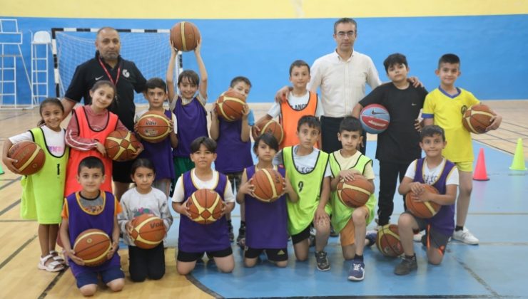 Ağrı’da GSB İl Müdürü Din, Spor Okullarını Denetledi