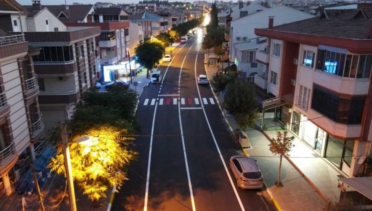 Balıkesir Büyükşehir Belediyesi’nden Sıcak Asfalt Çalışması