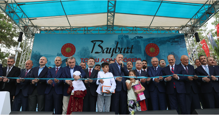 Cumhurbaşkanı Recep Tayyip Erdoğan Bayburt’ta düzenlenen toplu açılış törenine katıldı.