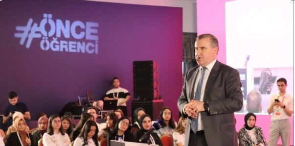 Bizim En Büyük Kaynağımız Gençler