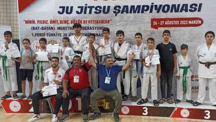 Eyyübiyeli Minikler Şampiyon Oldu