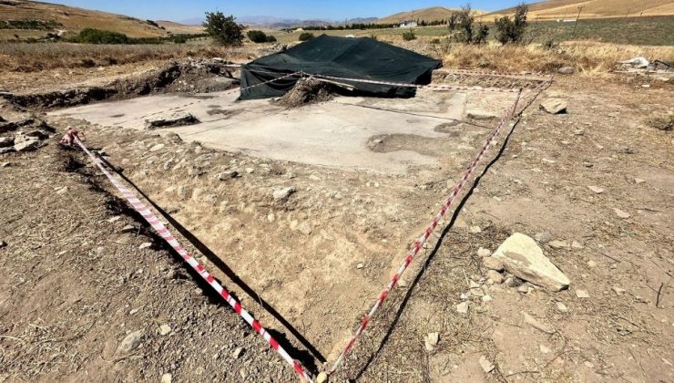 Traktör Taşa Takıldı, Tarladan Tarih Fışkırdı!