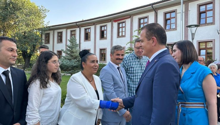 Özdemir, Vali Akbıyık’ı Karşılama Törenine Katıldı