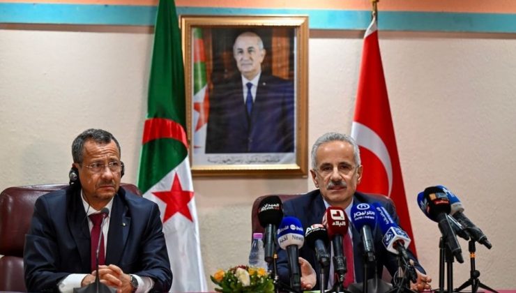 Ulaştırma ve Altyapı Bakanı Abdulkadir Uraloğlu Cezayir’de