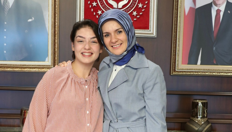 Bakan Göktaş, Kim Milyoner Olmak İster’de Büyük Ödülü Kazanan Rabia Birsen ile Bir Araya Geldi