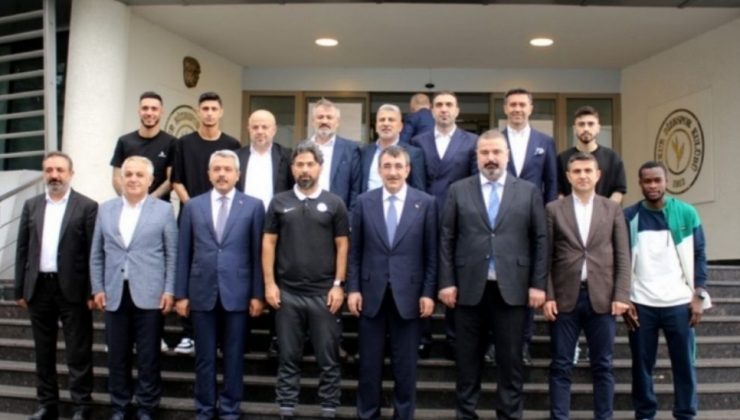 Cumhurbaşkanı Yardımcısı Cevdet Yılmaz Çaykur Rizespor’u Ziyaret Etti