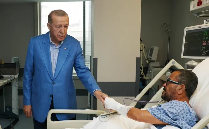 Cumhurbaşkanı Erdoğan Sabancı Çiftini Ziyaret Etti