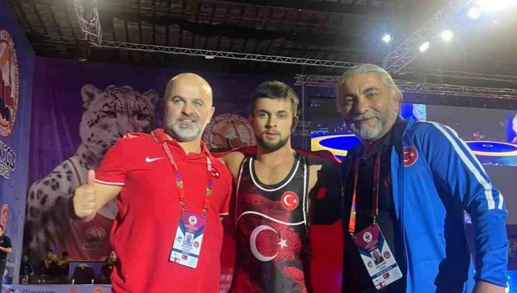 Sakarya Büyükşehirli Güreşçi Dünya Şampiyonu