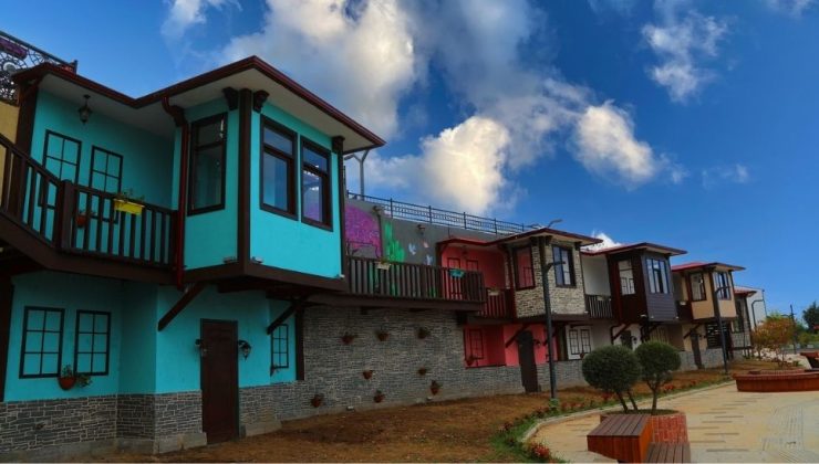 Tarihi Ordu Evleri Çamlı Köşk’te