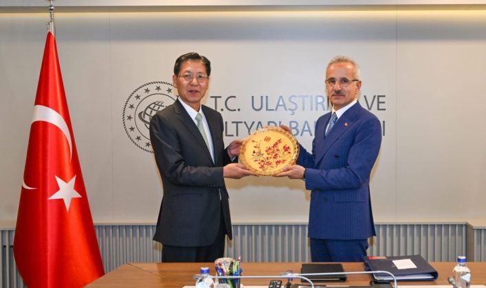Bakan Uraloğlu Çin Halk Cumhuriyeti Türkiye Büyükelçisi Liu Shaobin’i Kabul Etti