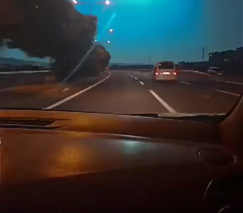 Elazığ’da Gök Taşı Düşüş Anı Kameralara Yansıdı