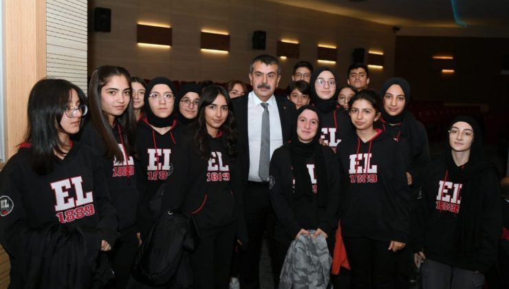 Vefatının 40. Yılında Necip Fazıl Kısakürek Sempozyumu