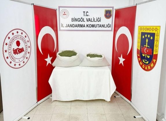 Bingöl’de toprağa gömülü esrar ele geçirildi
