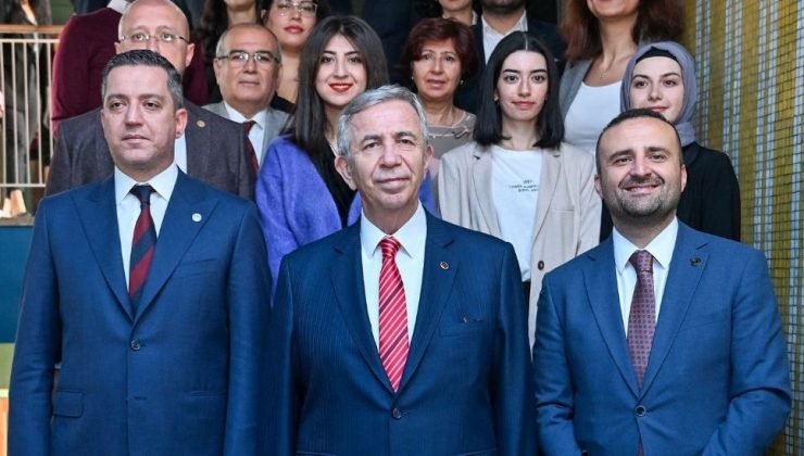 “İlk Bürom” projesi kapsamında 60 avukata ofisleri teslim edildi