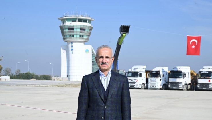 Bakan Uraloğlu, Hatay Havalimanı’nda yenileme çalışmalarını inceledi