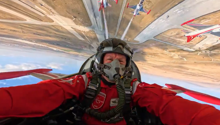 Hava Kuvvetleri Komutanı Kadıoğlu “Türk Yıldızlarıyla” uçtu