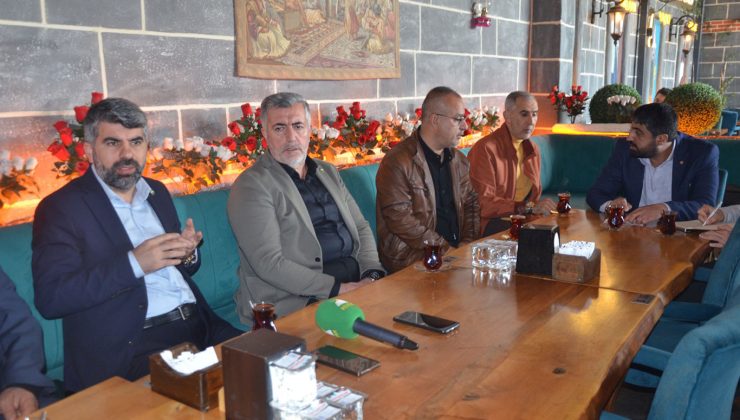 DBB Başkan Adayı Dinç, Sur Esnafıyla Bir Araya Geldi