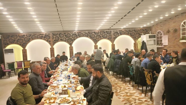 Pirinçlik Yol Boyu Mahallesi İftarda Bir Araya Geldi