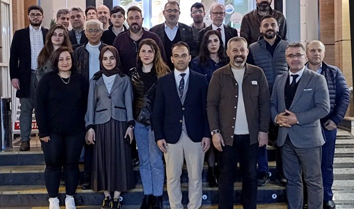 Gençlik Derneği, bu kez DİKO Başkanı Yüksel ile bir araya geldi